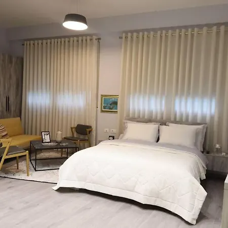 Hira Center 5 Apartment *